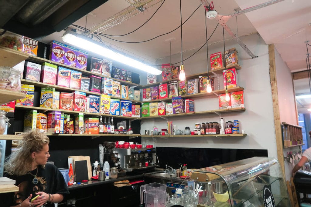 Manchester Travel Guide: Breakfast Bar im Afflecks