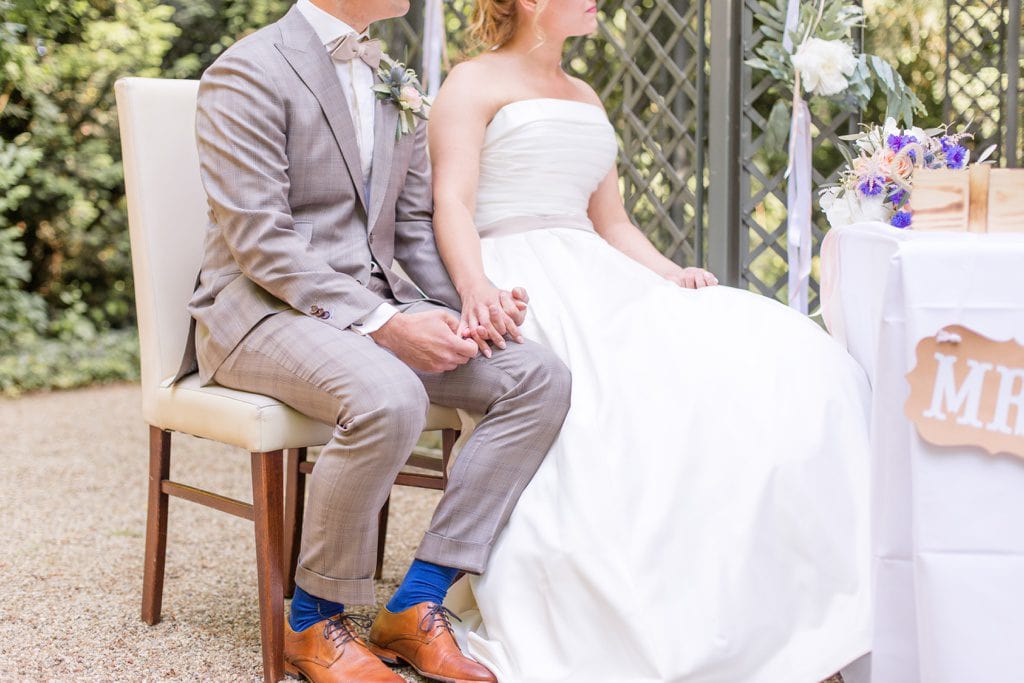 Stylische Geometrie & Kupfer Hochzeit von Cynthia und Basti im Ochsenstall des Gutshof Britz