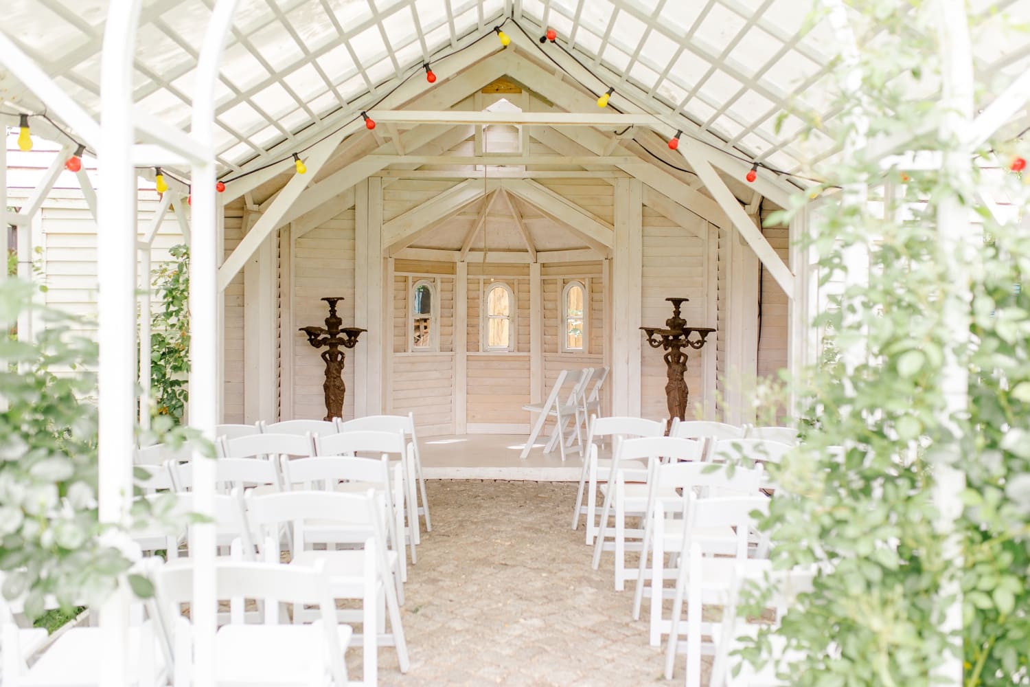 Urbane Garden Hochzeit von Nina und Willi in der Oberhafenkantine Berlin