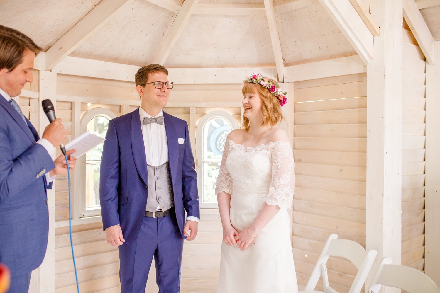 Urbane Garden Hochzeit von Nina und Willi in der Oberhafenkantine Berlin