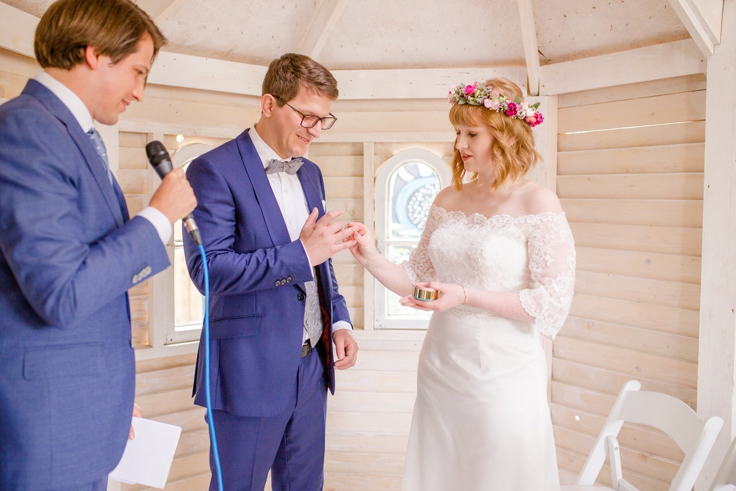 Urbane Garden Hochzeit von Nina und Willi in der Oberhafenkantine Berlin