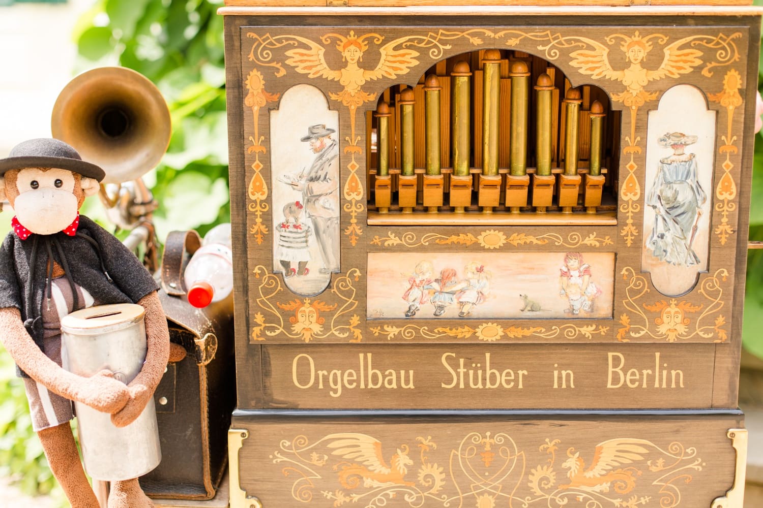 Sommerliche Hochzeit im Ochsenstall vom Schloss und Gutshof Britz Berlin