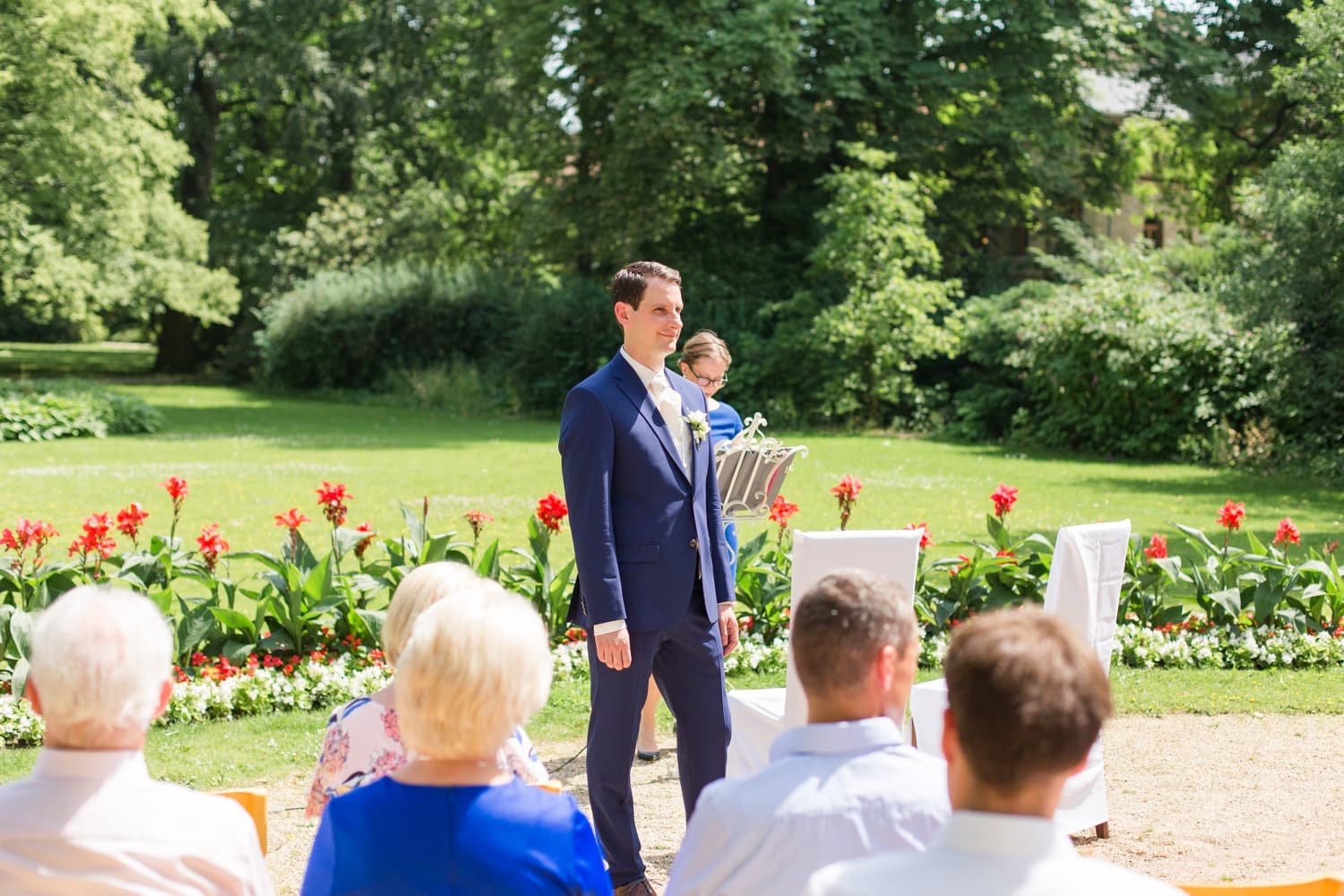 Sommerliche Hochzeit im Ochsenstall vom Schloss und Gutshof Britz Berlin