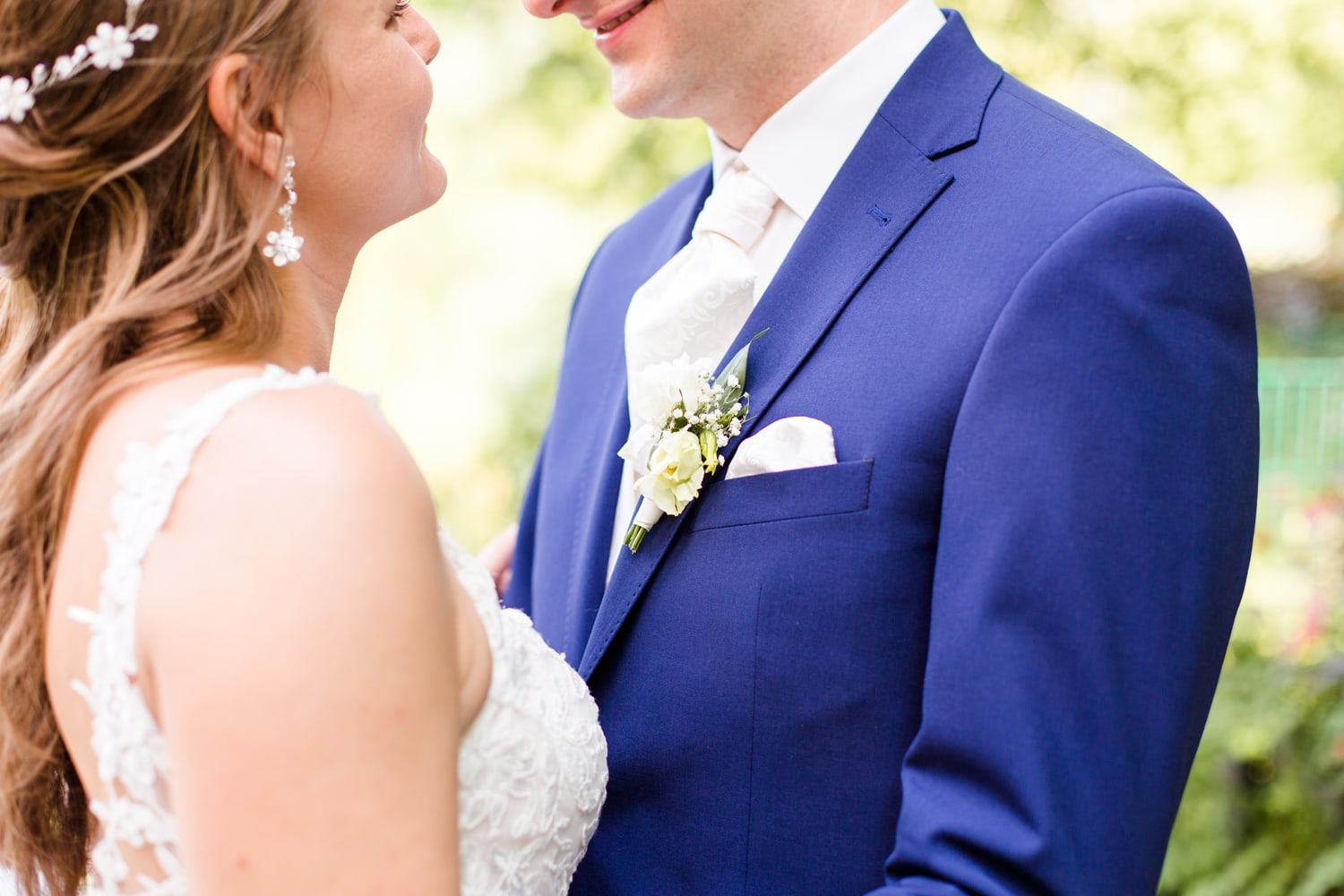 Sommerliche Hochzeit im Ochsenstall vom Schloss und Gutshof Britz Berlin