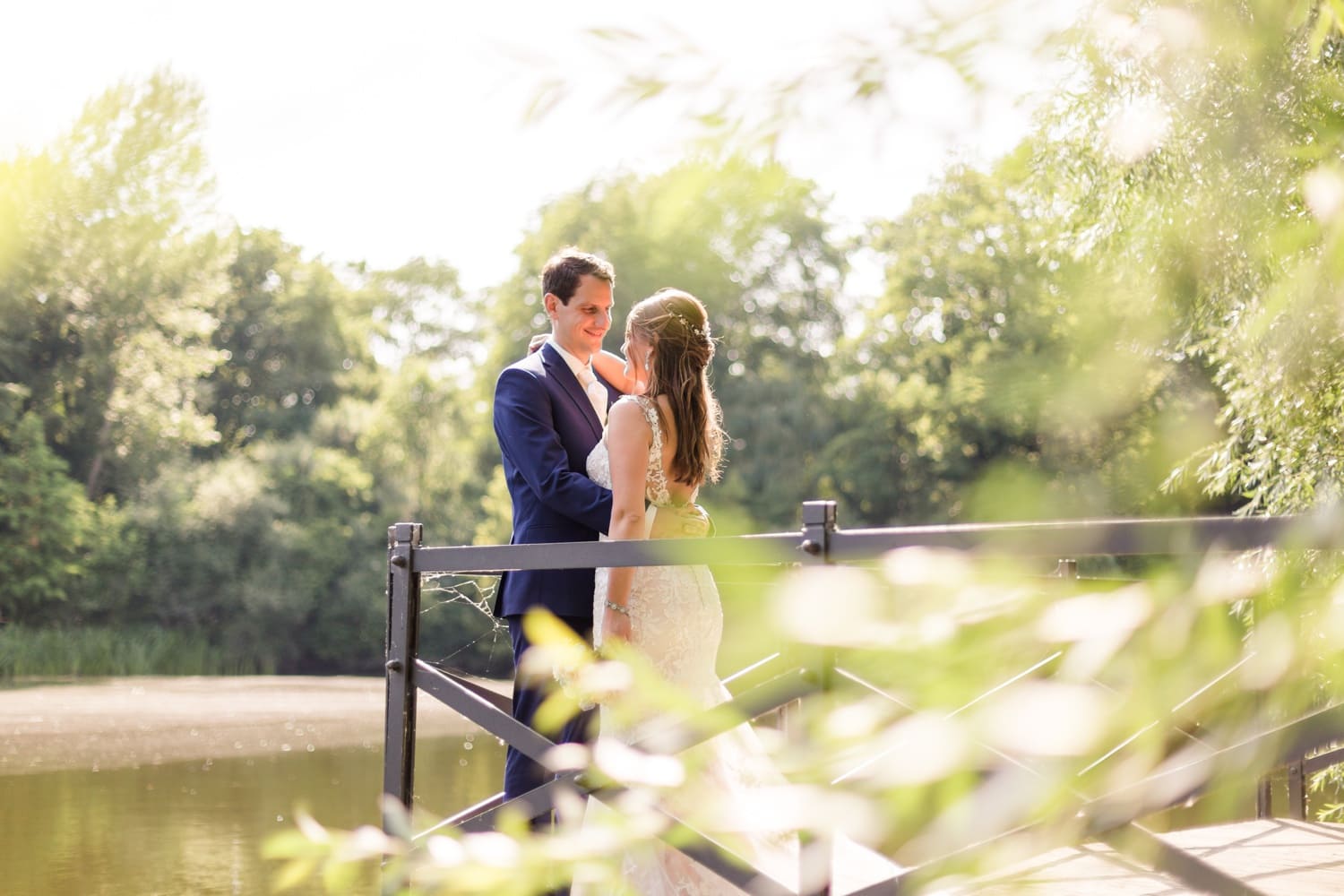 Sommerliche Hochzeit im Ochsenstall vom Schloss und Gutshof Britz Berlin