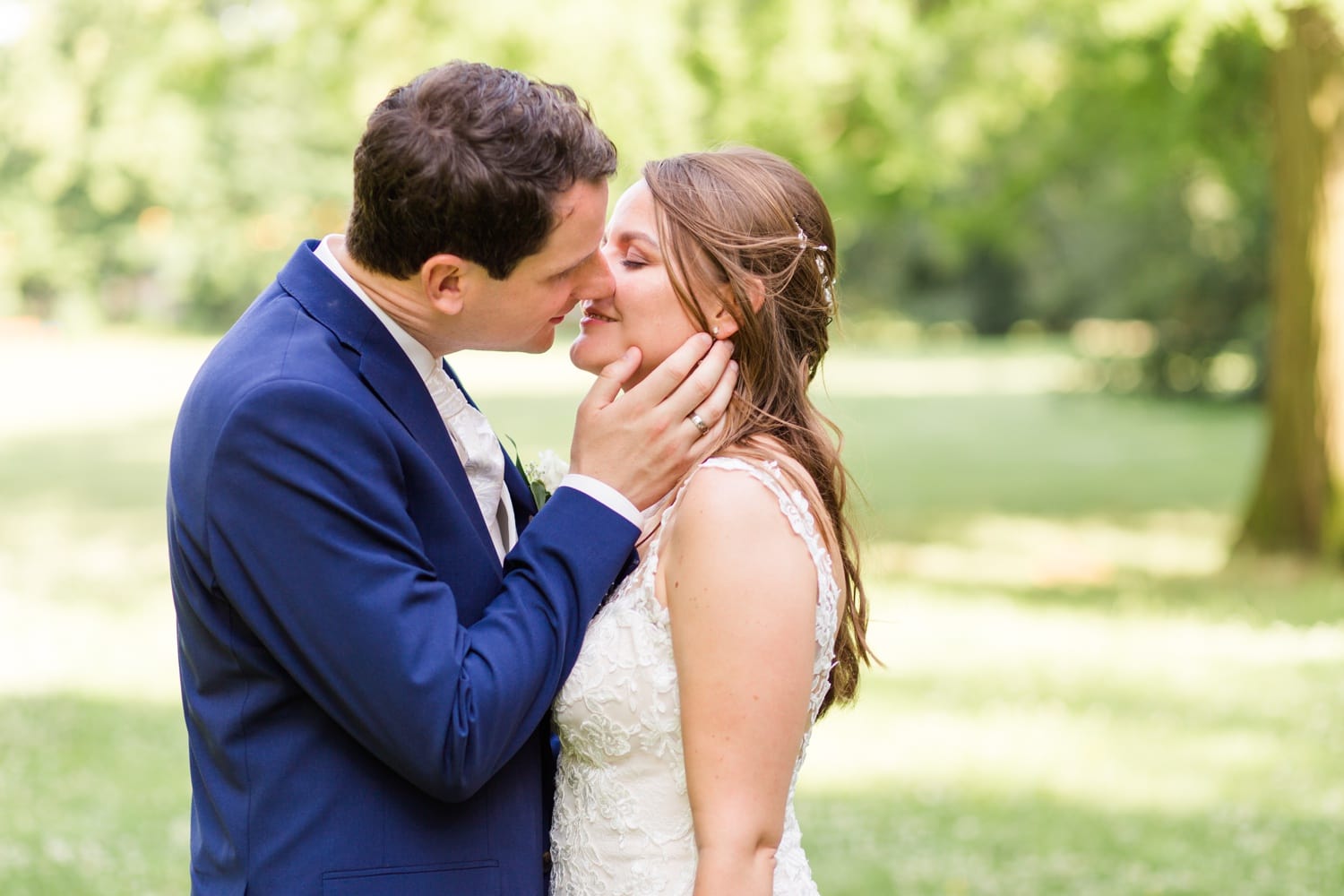 Sommerliche Hochzeit im Ochsenstall vom Schloss und Gutshof Britz Berlin