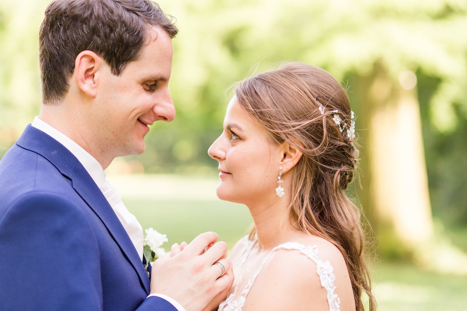 Sommerliche Hochzeit im Ochsenstall vom Schloss und Gutshof Britz Berlin