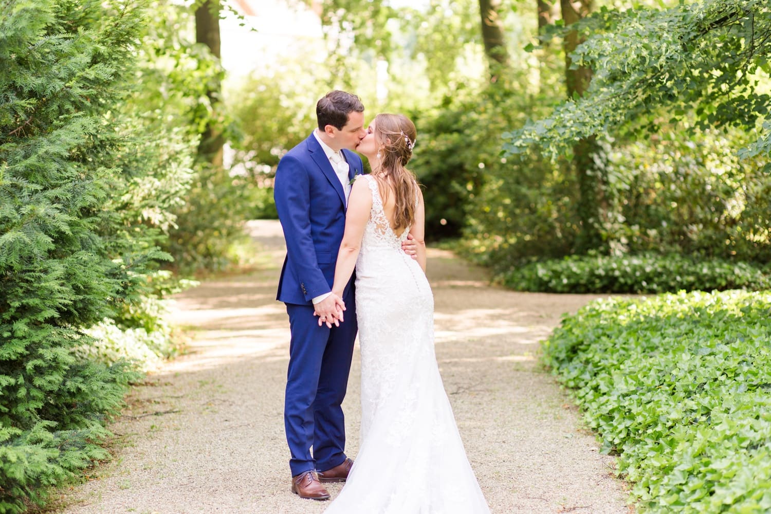 Sommerliche Hochzeit im Ochsenstall vom Schloss und Gutshof Britz Berlin