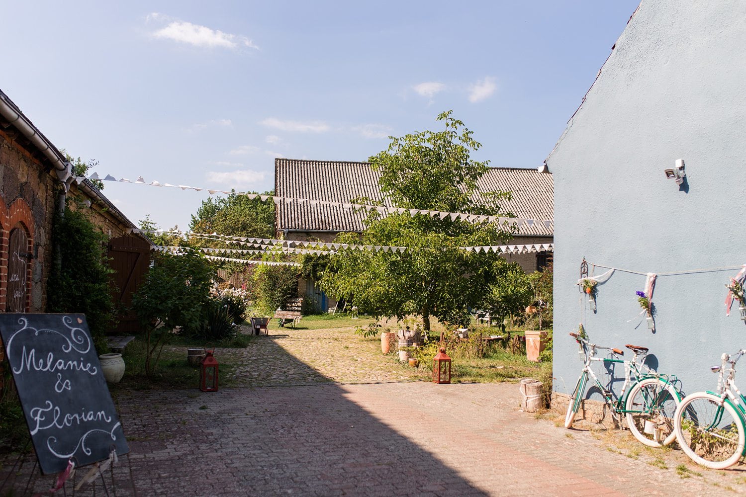 Wunderschöne Landhochzeit im Schmetterlingsgarten (Uckermark)