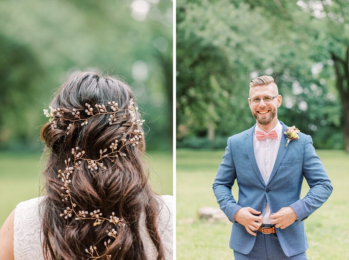 Detailaufnahme vom Haarschmuck der Braut und Bräutigam lacht in die Kamera