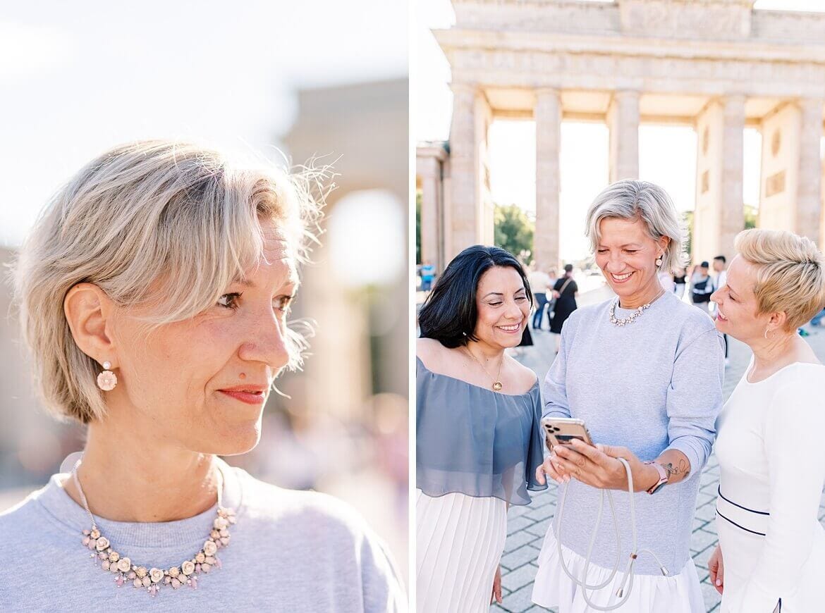 Portrait von Frauen vor dem Brandenburger Tor Berlin