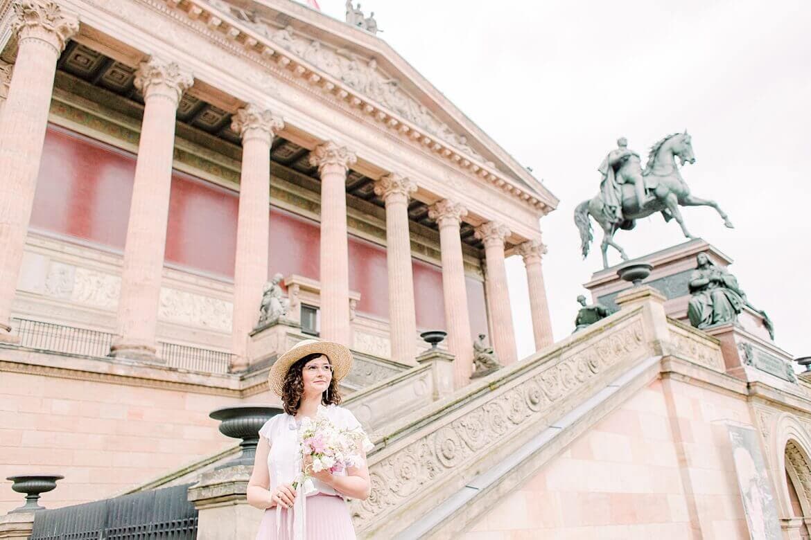 Hochzeitsfotografin in Berlin auf der Museumsinsel