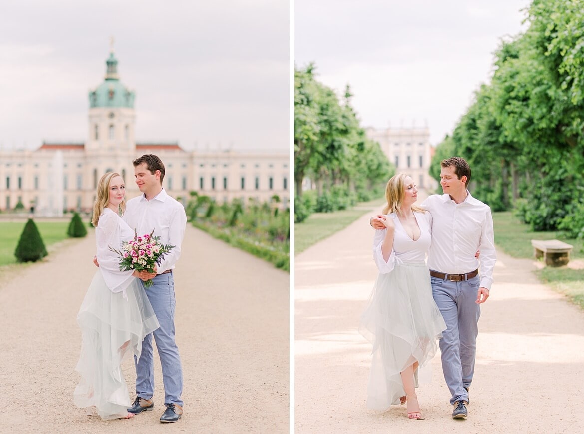 Paar vor dem Schloss Charlottenburg