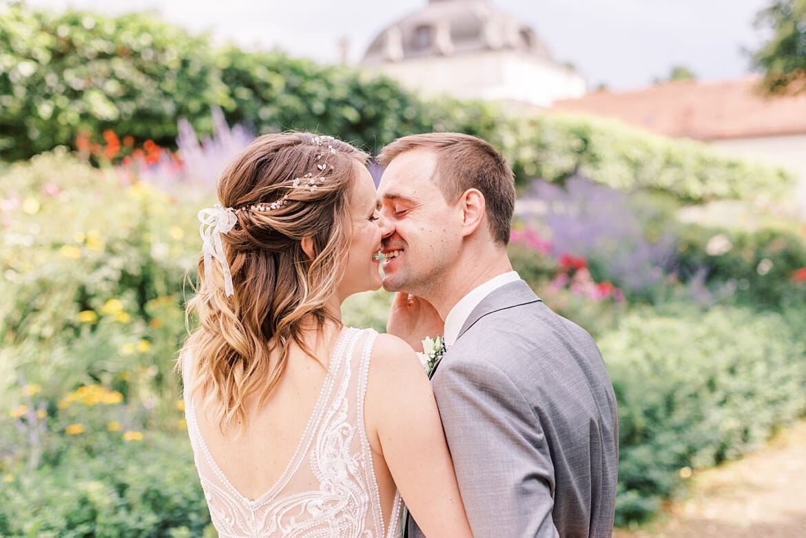 Hochzeit in Berlin Köpenick - Eine Hochzeit, Zwei Looks mit Schloss Park und Wasser