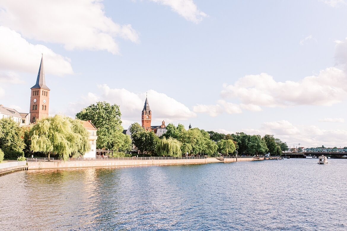 Blick auf Berlin Köpenick vom Wasser aus