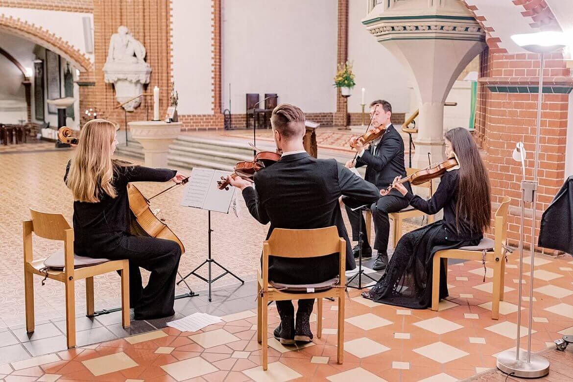 Musiker in Kirche