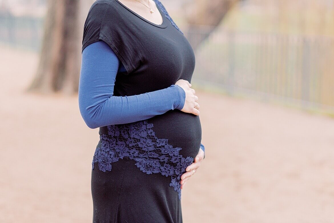 Nahaufnahme eines Babybauches