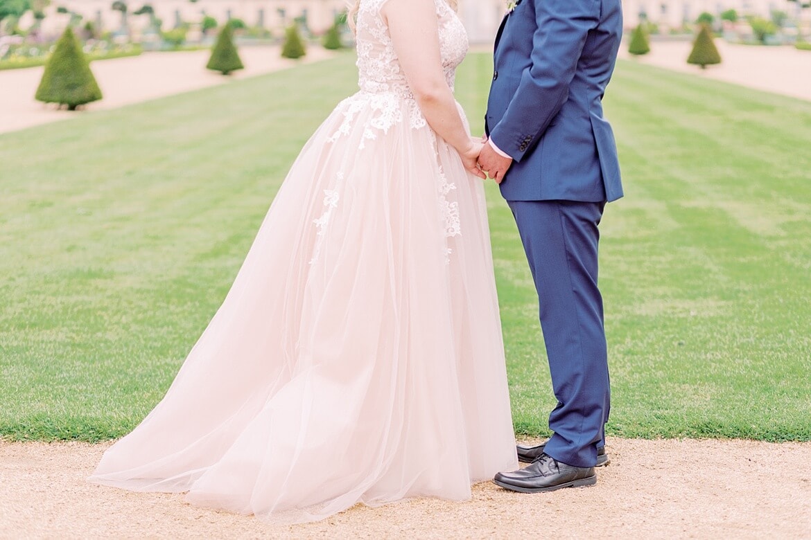 Hochzeitspaar vor dem Schloss Charlottenburg Berlin