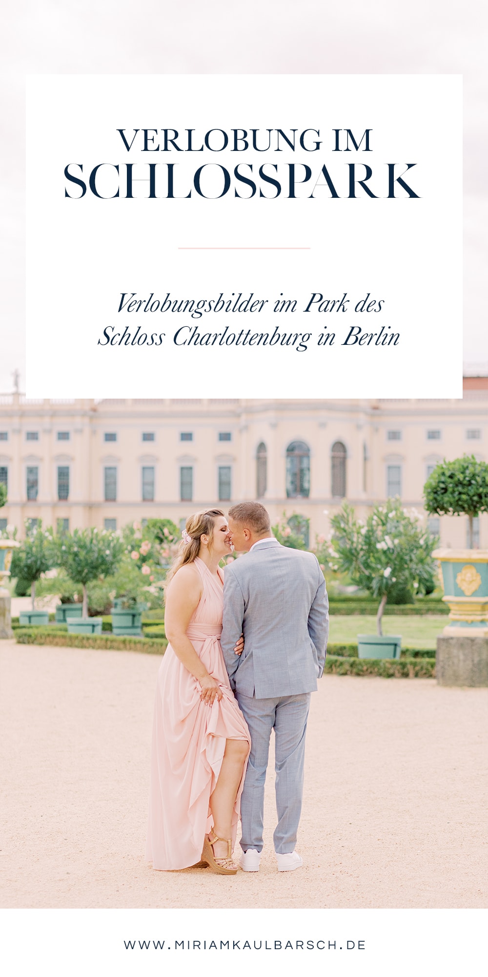 Verlobungsfotos im Park vom Schloss Charlottenburg Berlin