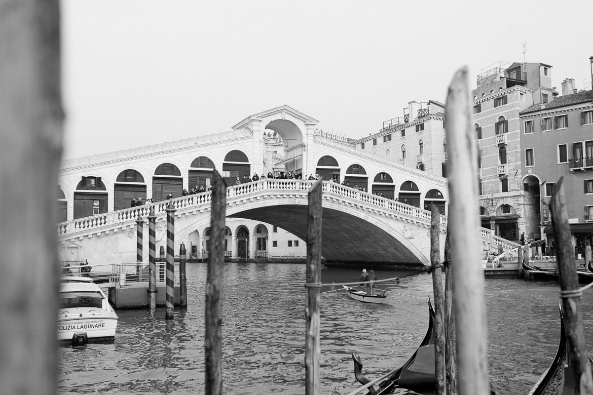 Die Rialto Brücke in Venedig