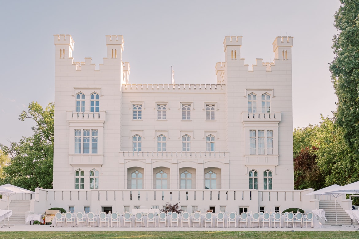 Burg Hohenzollern vom Grand Hotel Heiligendamm mit Dinnertafel