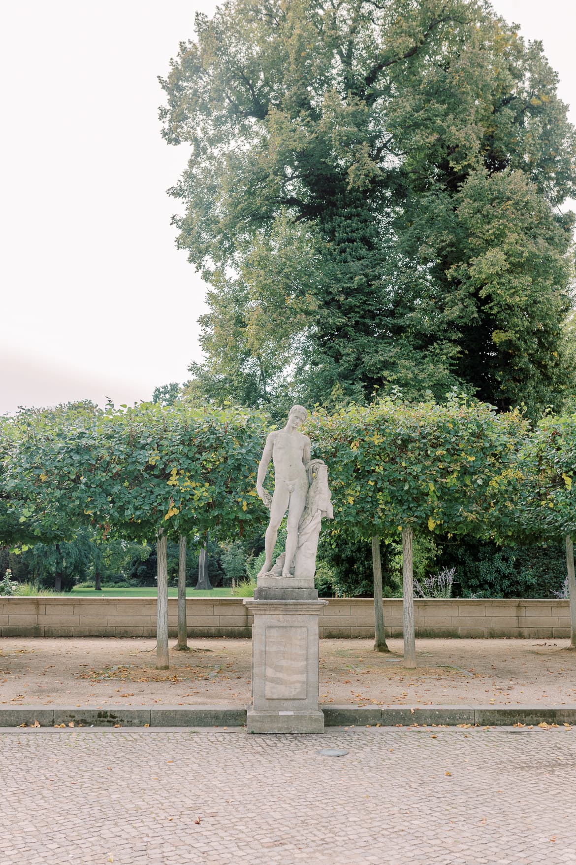 Statue im Park des Schloss Köpenick Berlin