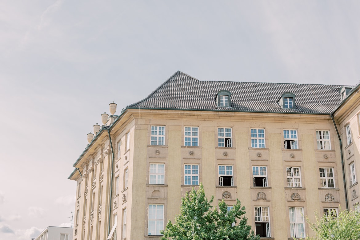 Das Standesamt Berlin Schöneberg von außen