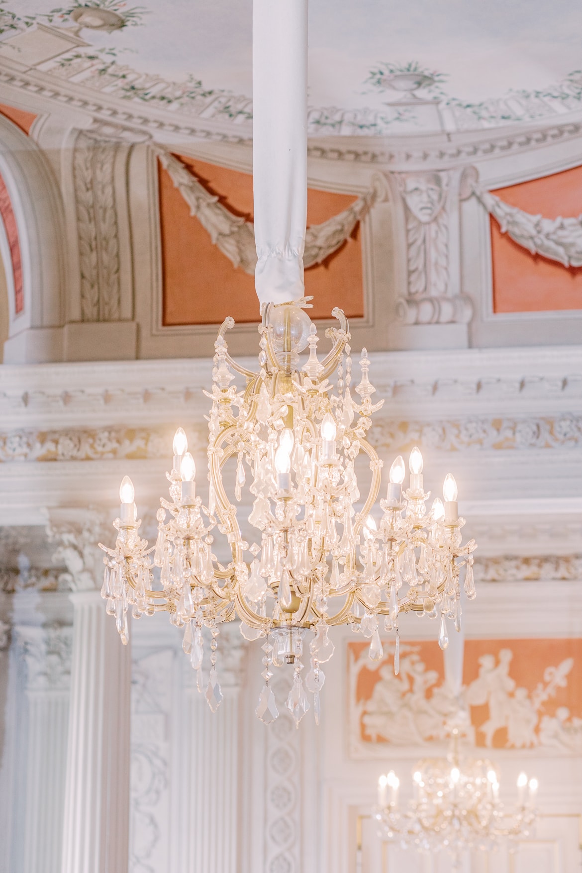 Kronleuchter Festsaal im Schloss Friedrichsfelde Berlin