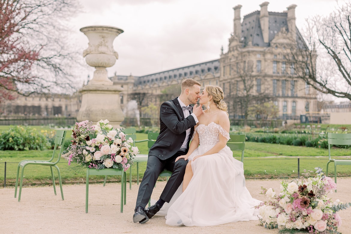 Hochzeitspaar in den Tuilerien