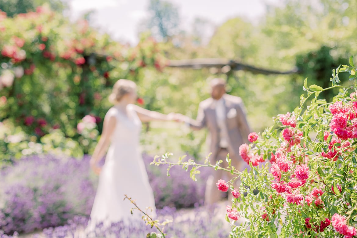 Hochzeitspaar im Botanischen Garten Berlin