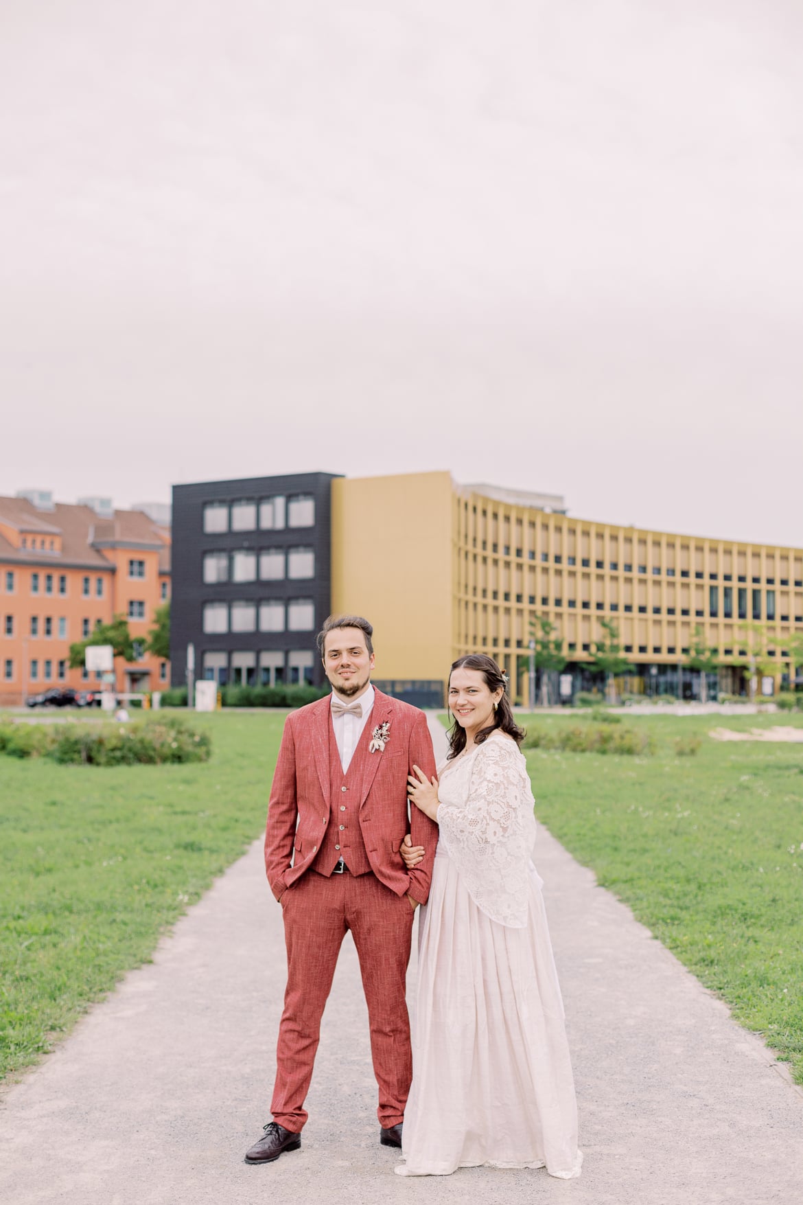 Hochzeitspaar bei den Motorenwerken Adlershof