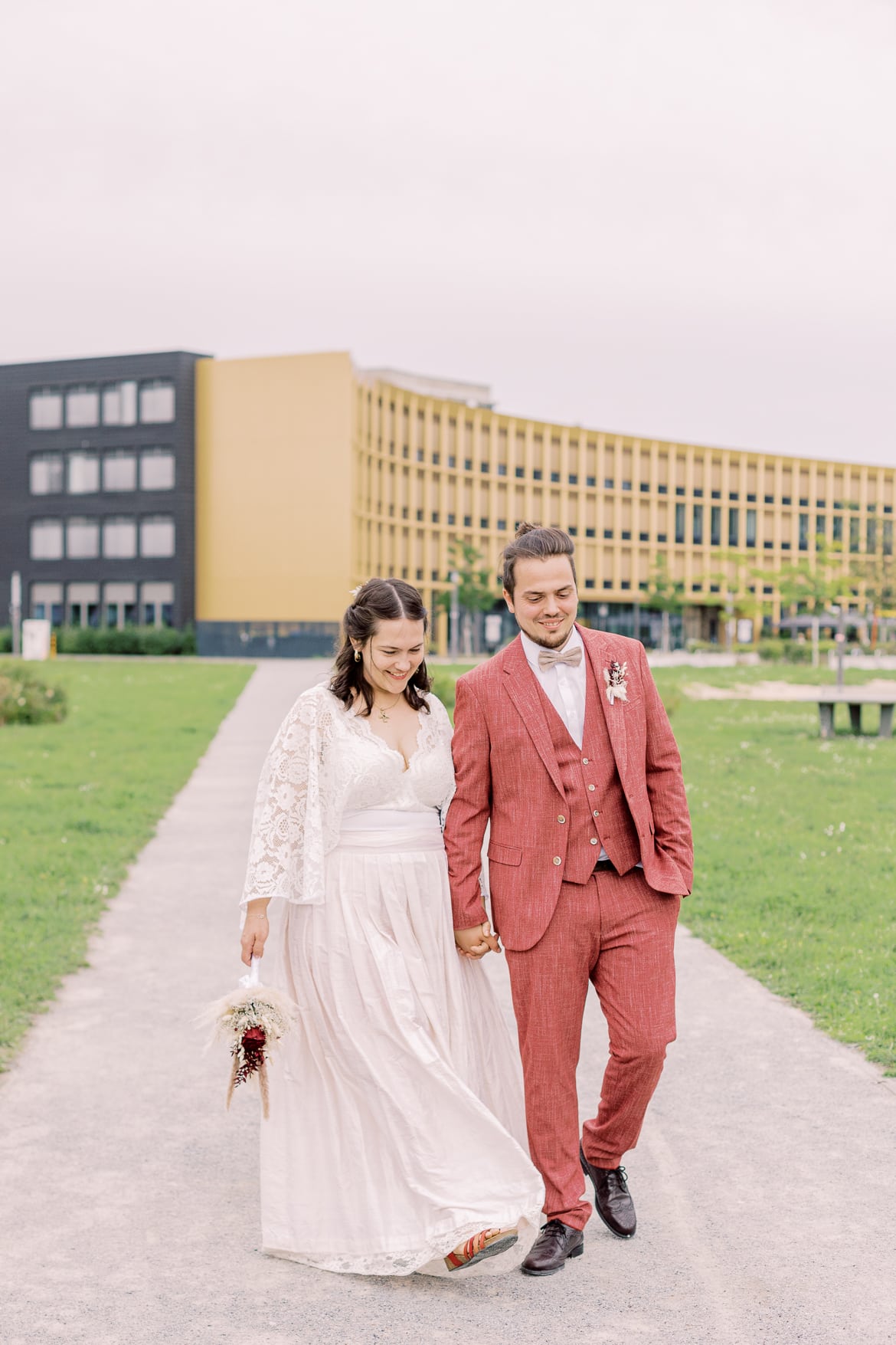 Hochzeitspaar bei den Motorenwerken Adlershof