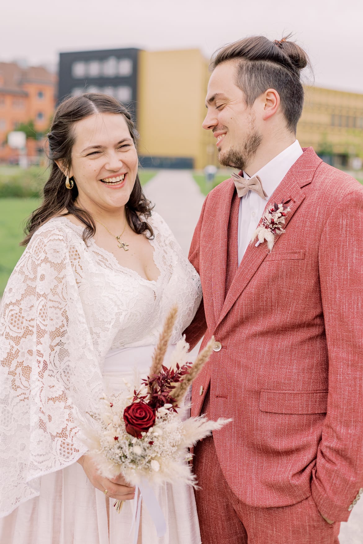 Hochzeitspaar bei den Motorenwerken Adlershof