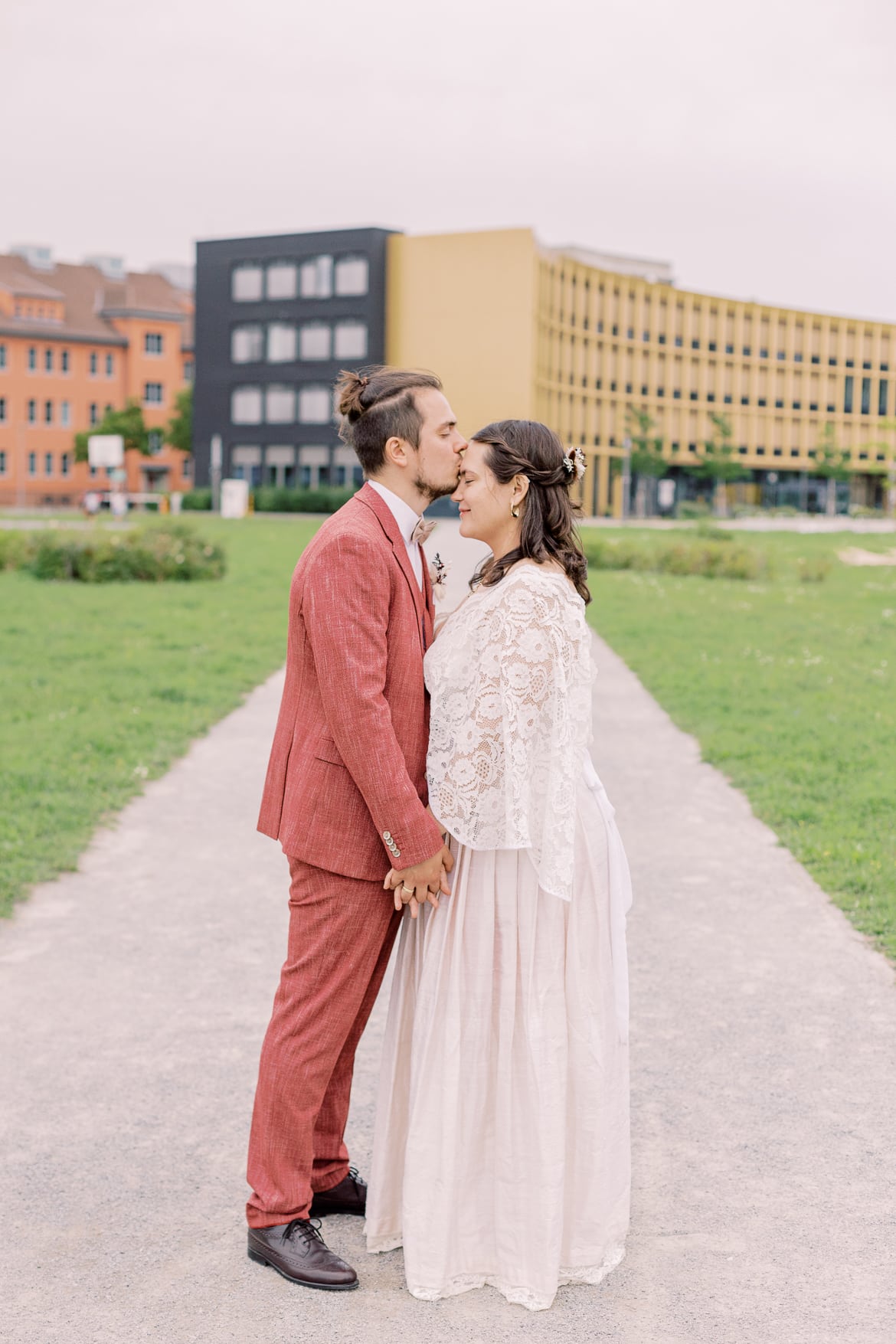 Hochzeitspaar bei den Motorenwerken Adlershof