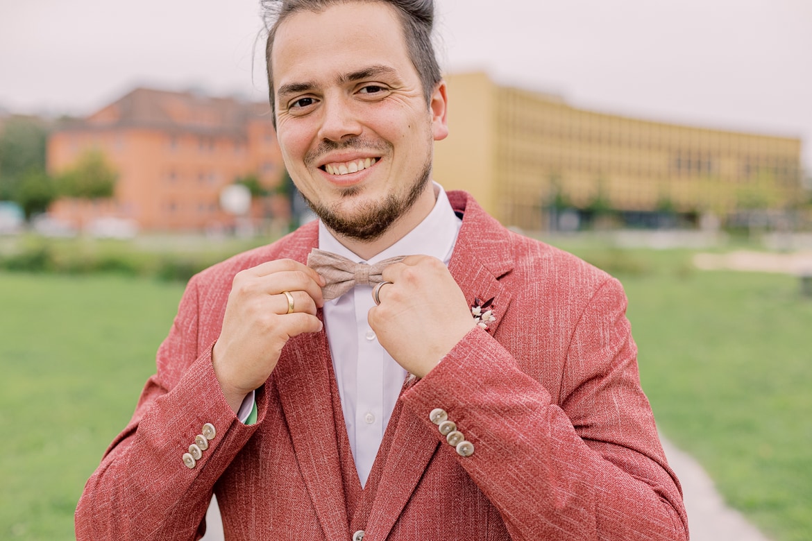 Hochzeitspaar bei den Motorenwerken Adlershof