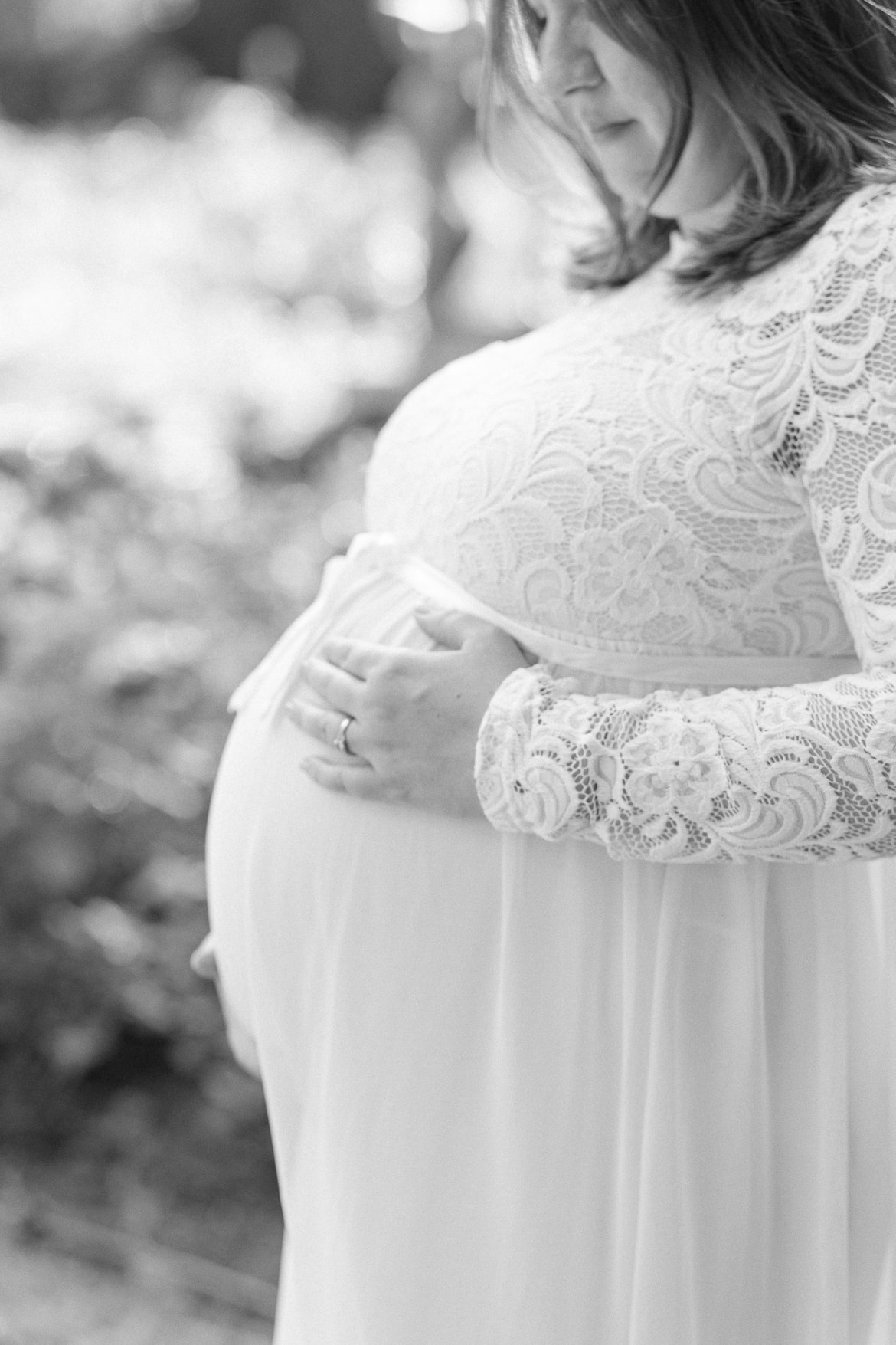 Babybauch Portraits im Rosengarten vom Stadtpark Steglitz