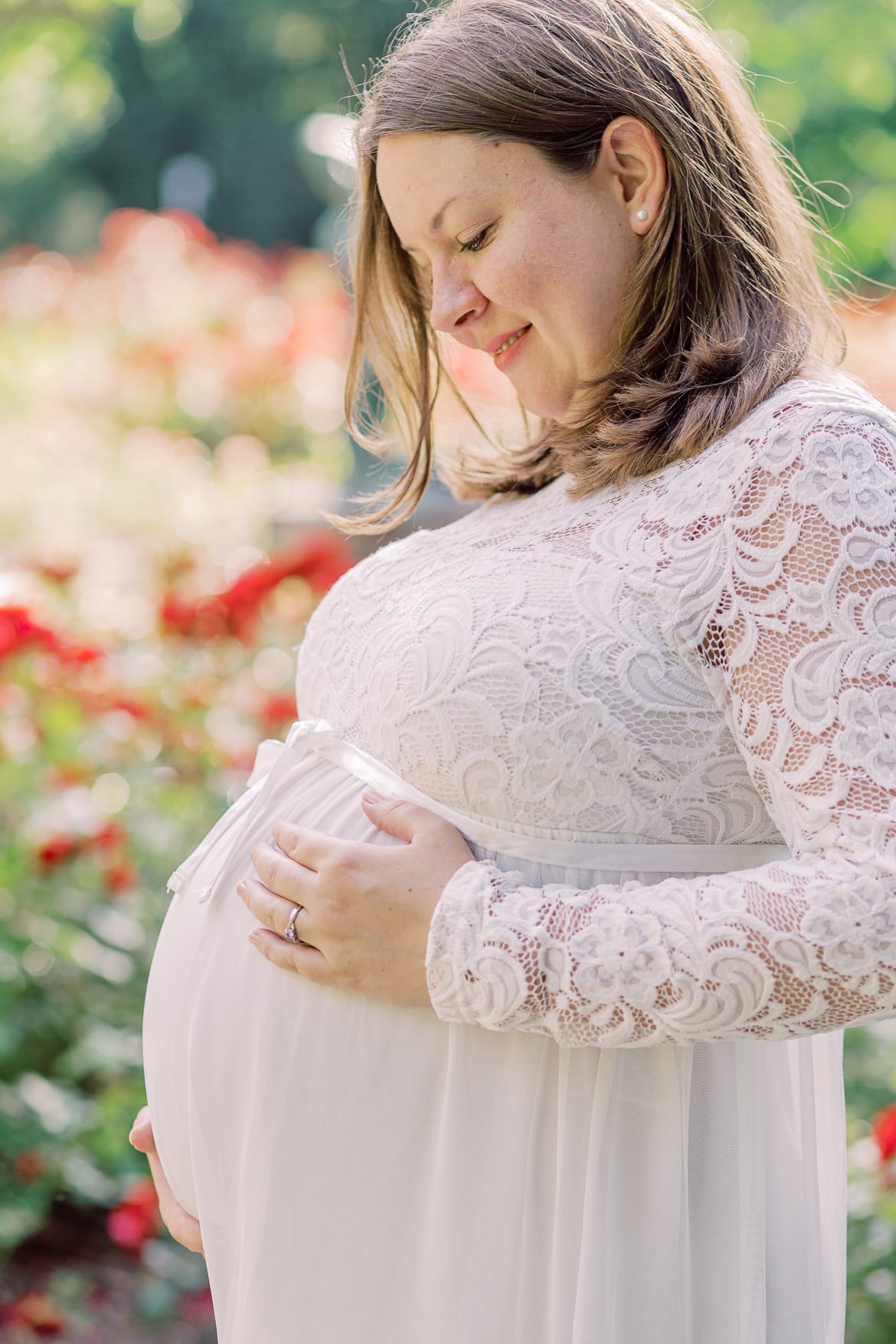 Babybauch Portraits im Rosengarten vom Stadtpark Steglitz