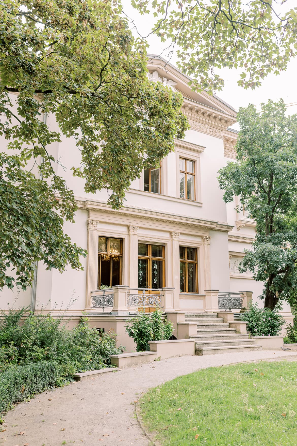 Familiäre standesamtlichen Trauung in der Villa Kogge Berlin Charlottenburg