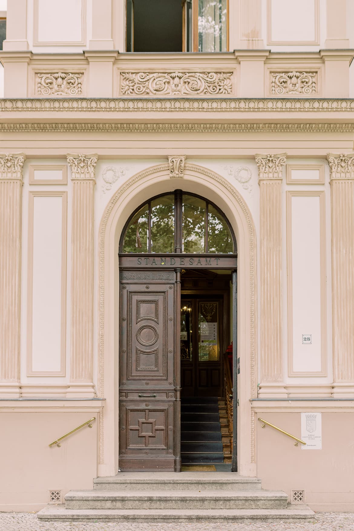 Familiäre standesamtlichen Trauung in der Villa Kogge Berlin Charlottenburg