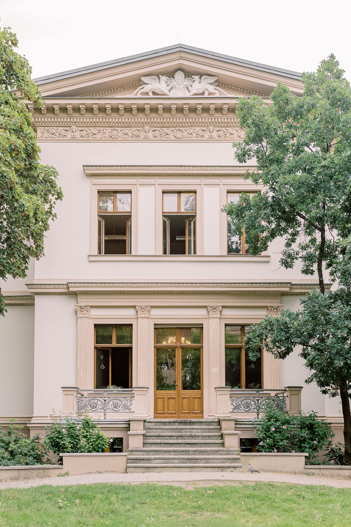 Familiäre standesamtlichen Trauung in der Villa Kogge Berlin Charlottenburg