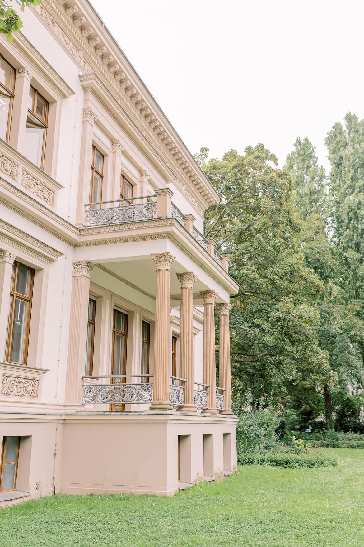 Familiäre standesamtlichen Trauung in der Villa Kogge Berlin Charlottenburg