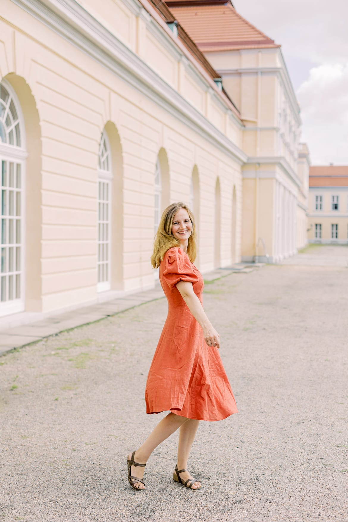 Fashion Portraits mit selbst entworfenen und genähten Kleid