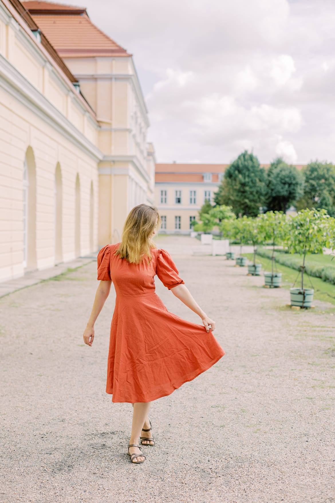 Fashion Portraits mit selbst entworfenen und genähten Kleid