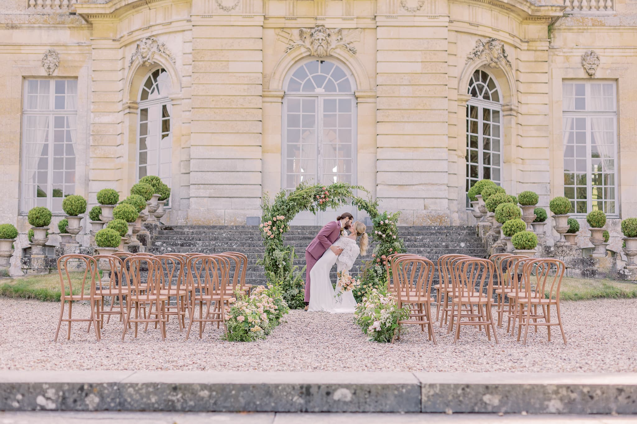 Editorial - Châteaux de Champlâtreux Rose and Oliver