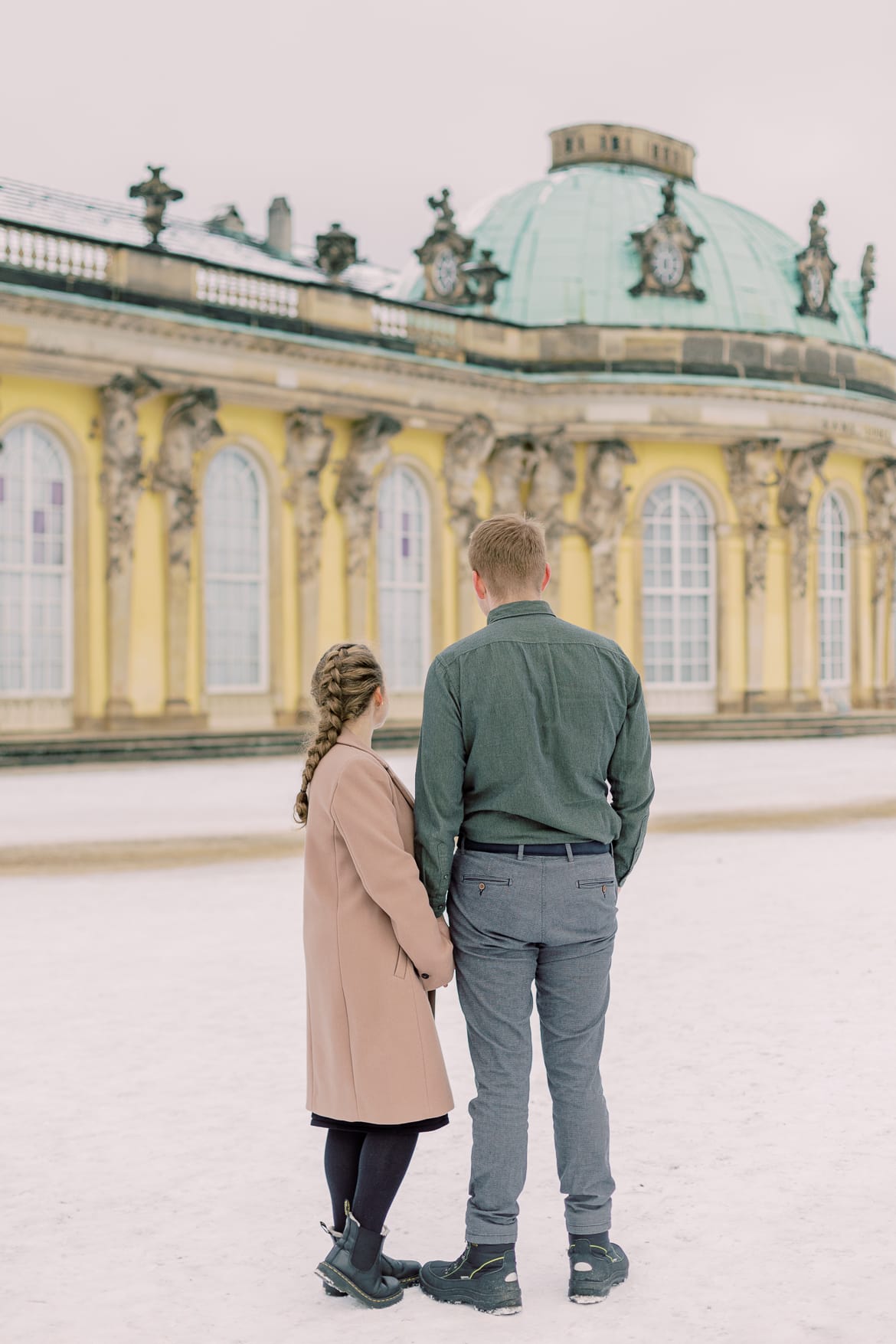 Winterliche Schnee Verlobung in Potsdam