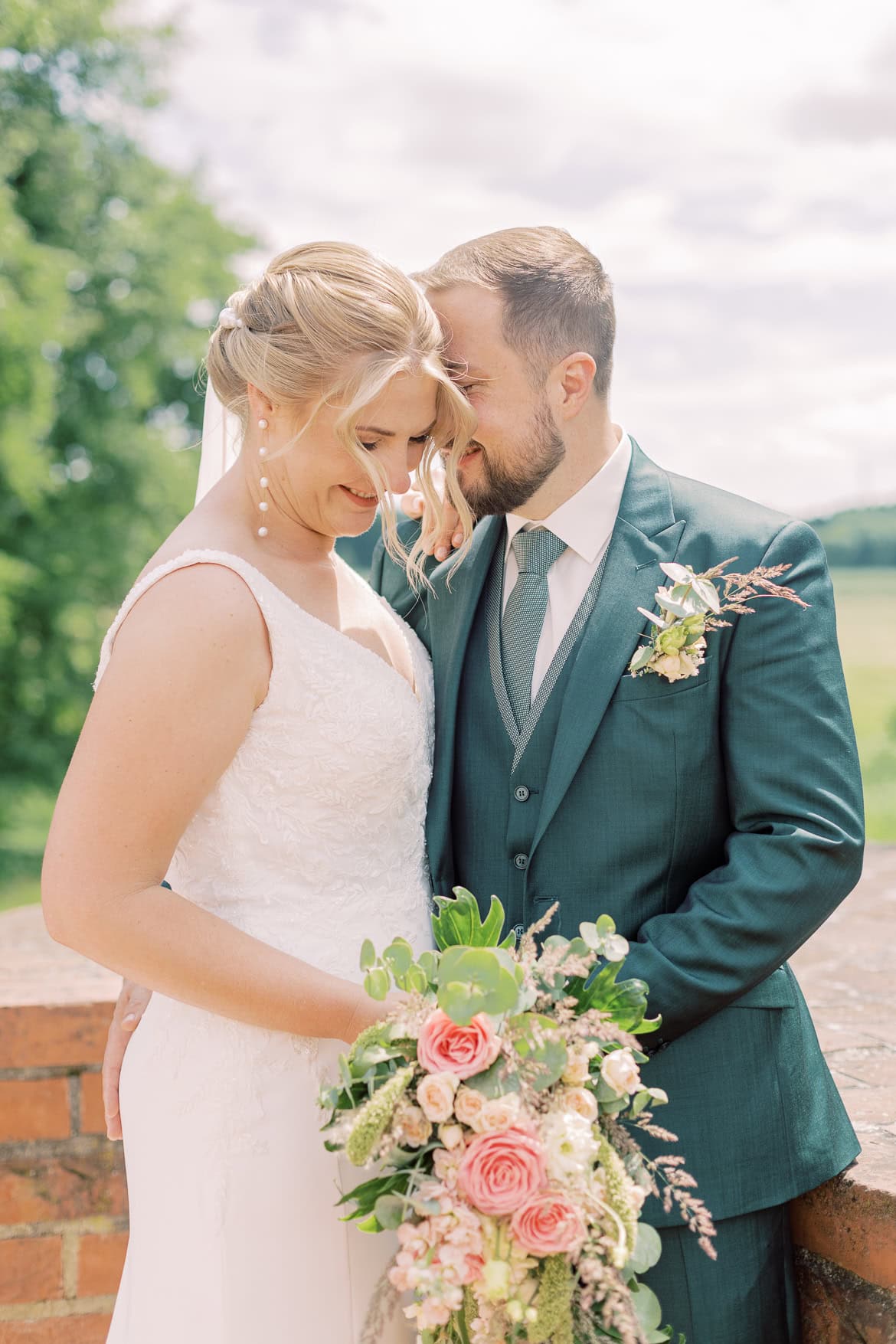 Hochzeit auf Burg Storkow mit freier Trauung im elterlichen Vierseithof