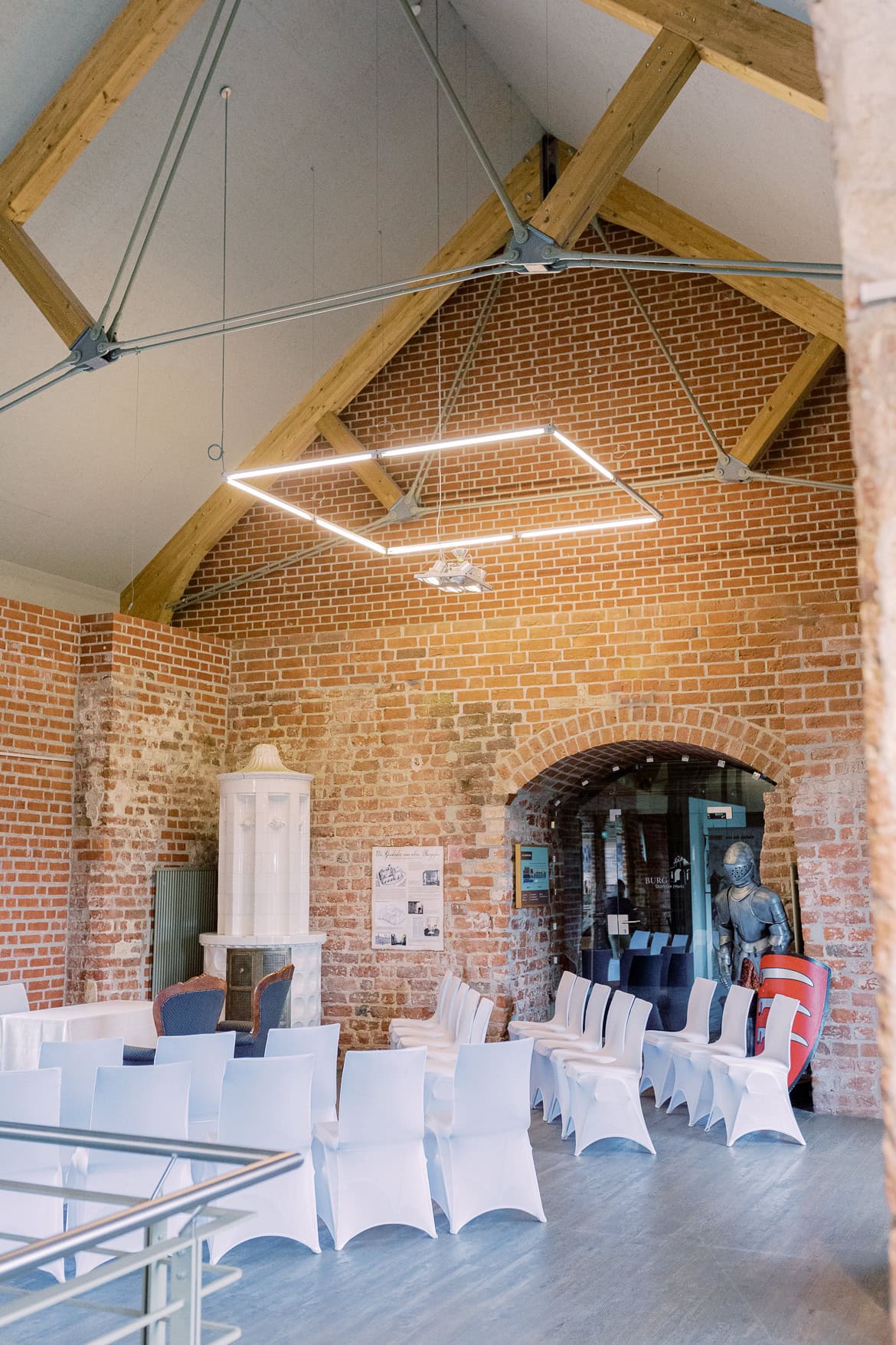 Hochzeit auf Burg Storkow mit freier Trauung im elterlichen Vierseithof