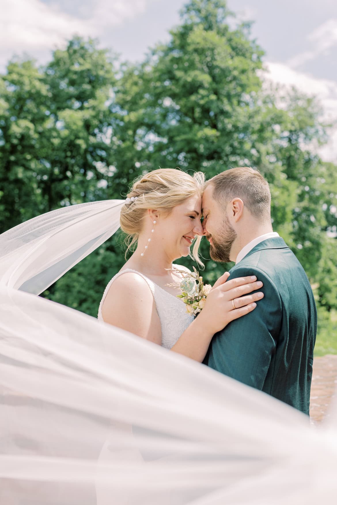 Hochzeit auf Burg Storkow mit freier Trauung im elterlichen Vierseithof