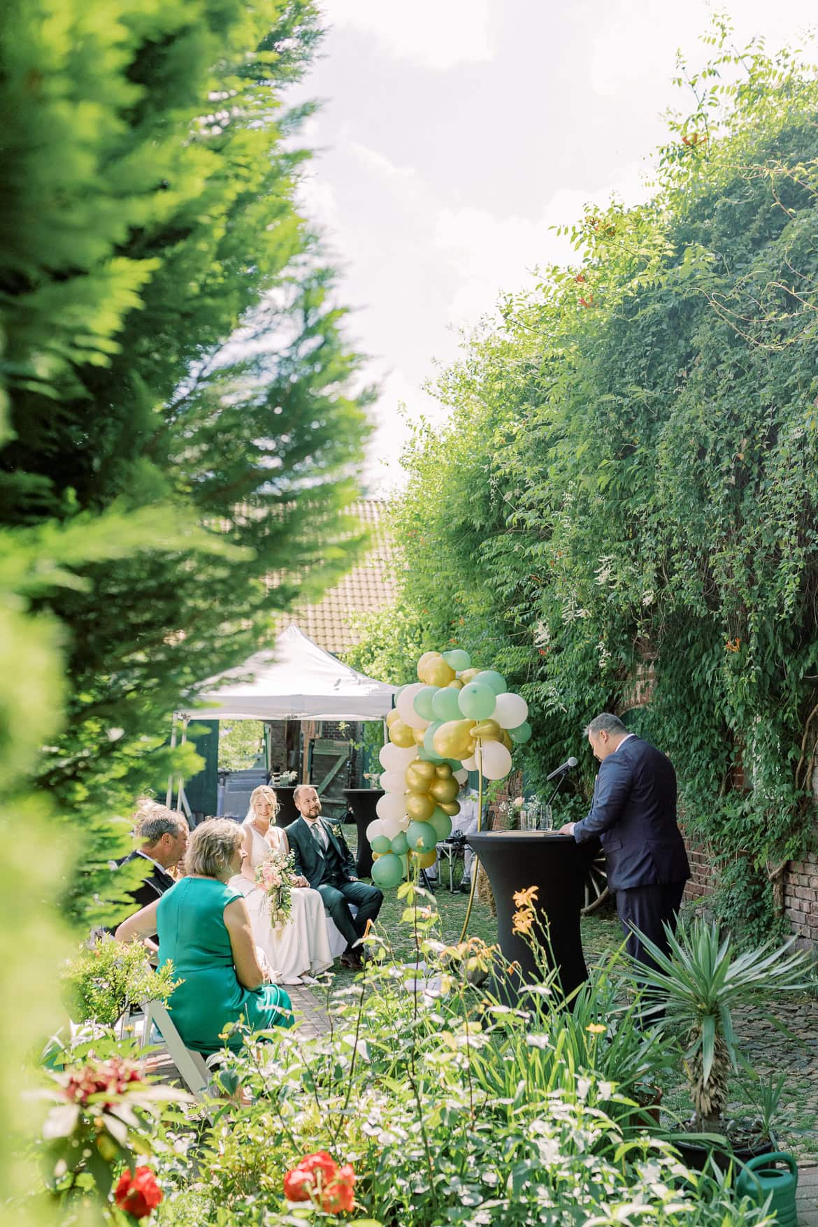 Hochzeit auf Burg Storkow mit freier Trauung im elterlichen Vierseithof