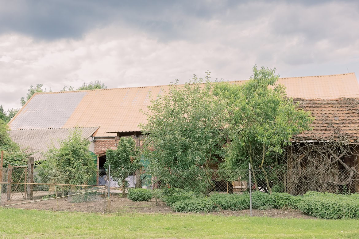 Hochzeit auf Burg Storkow mit freier Trauung im elterlichen Vierseithof